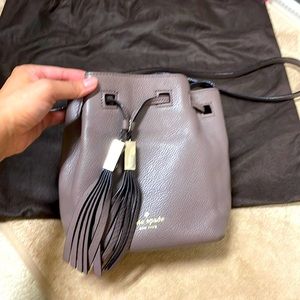 Kate Spade crossbody with adjustable strap (grey)